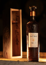 Cargar imagen en el visor de la galería, Tequila Ocho Extra Añejo 100% Agave - 750 ml LA MULA 2021
