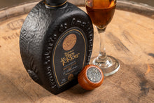 Cargar imagen en el visor de la galería, Tequila Los Tres Toños BLACK EDITION Extra añejo 100% Agave - 750ml
