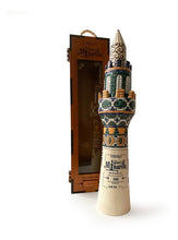 Cargar imagen en el visor de la galería, Tequila Torre Minarete Añejo (Edicion Ceramica) 100% Agave - 1000ml
