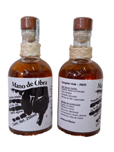 Cargar imagen en el visor de la galería, Tequila MANO DE OBRA Añejo 100% Agave - 250 ml botellas Ed ZEMPLEN OAK
