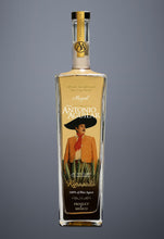 Cargar imagen en el visor de la galería, Mezcal Antonio Aguilar reposado 100% Agave - 750ml
